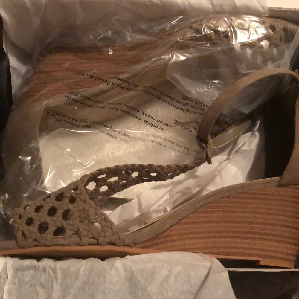 Sz 13 wide wedge sandals. Never Worn!